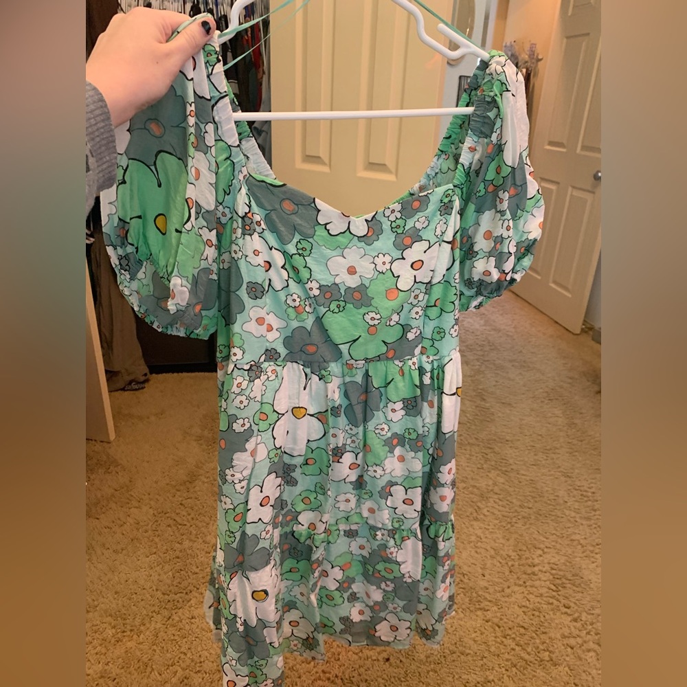 Adorable green flower dress